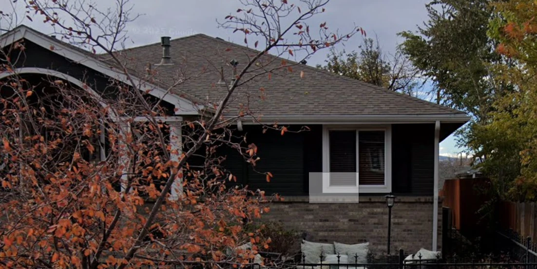 US-03 side-view street image used to estimate roof pitch